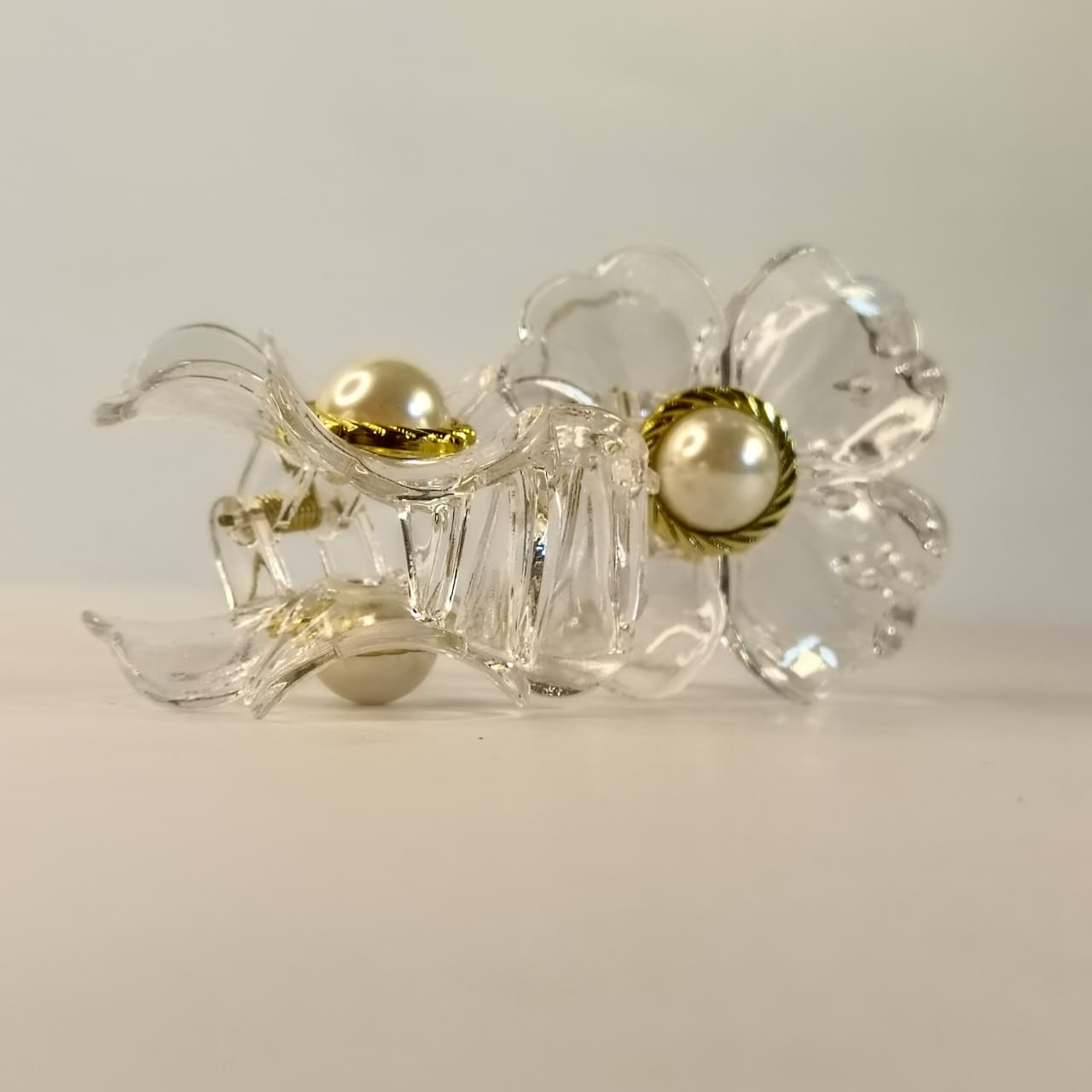 Elegant Flower Pearl Hair Claw Clip – Multicolor