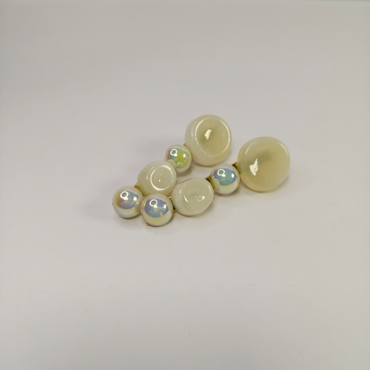 ✨ Glossy Bead & Pearl Hair Clip Set – Stylish & Elegant