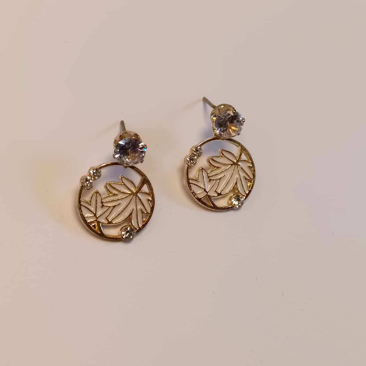 Elegant Leaf Design Crystal Stud Earrings – Multiple Colors