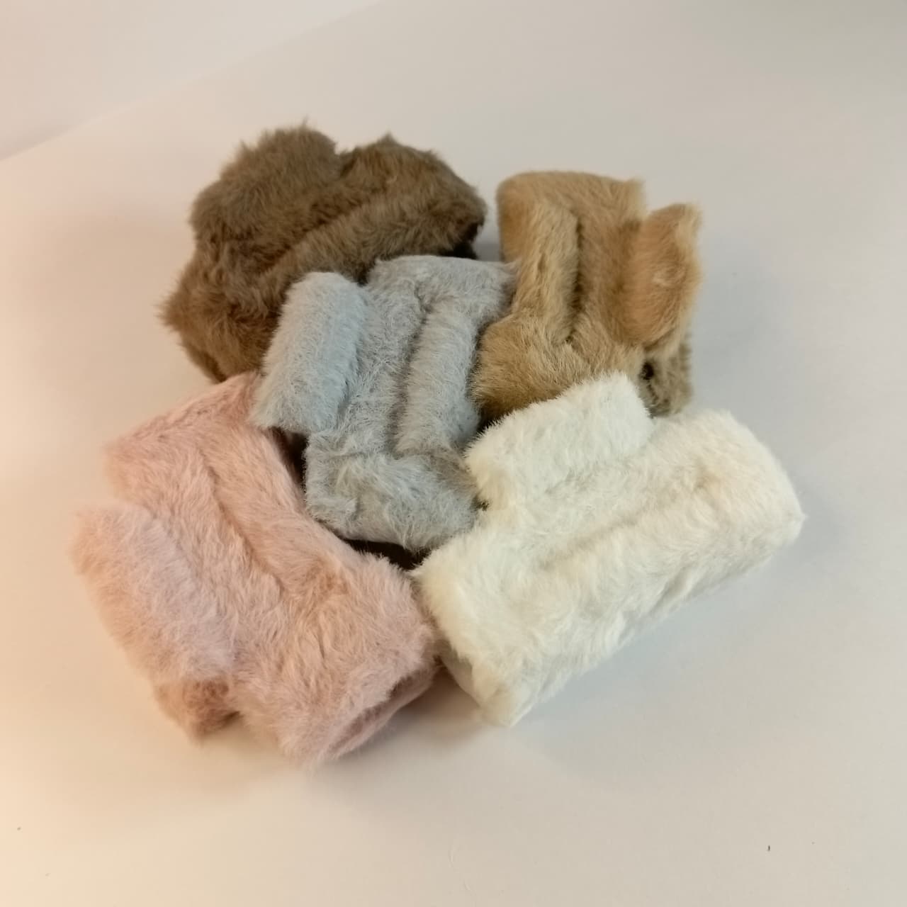 “Cute Furry Hair Accessories – Trendy Soft Hair Clips”