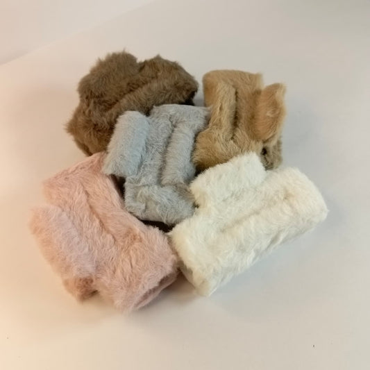 “Cute Furry Hair Accessories – Trendy Soft Hair Clips”