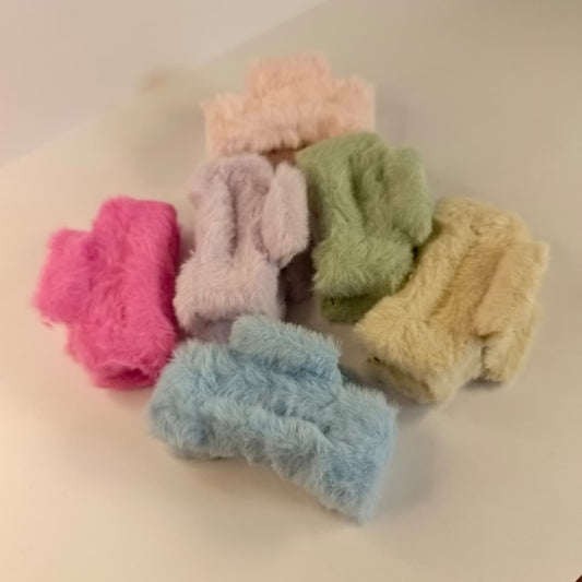 “Cute Furry Hair Accessories – Trendy Soft Hair Clips”