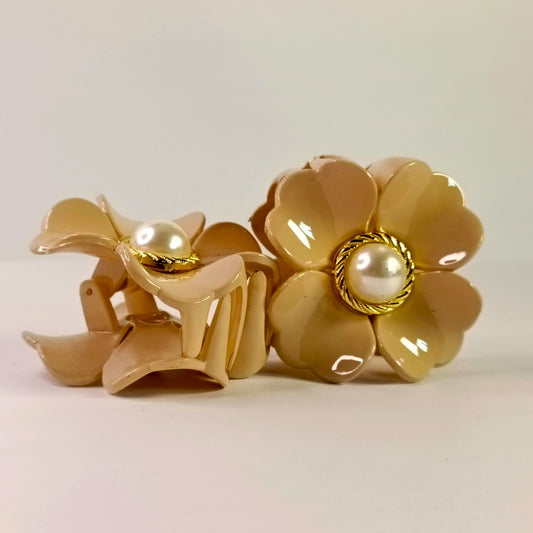 Elegant Flower Pearl Hair Claw Clip – Multicolor