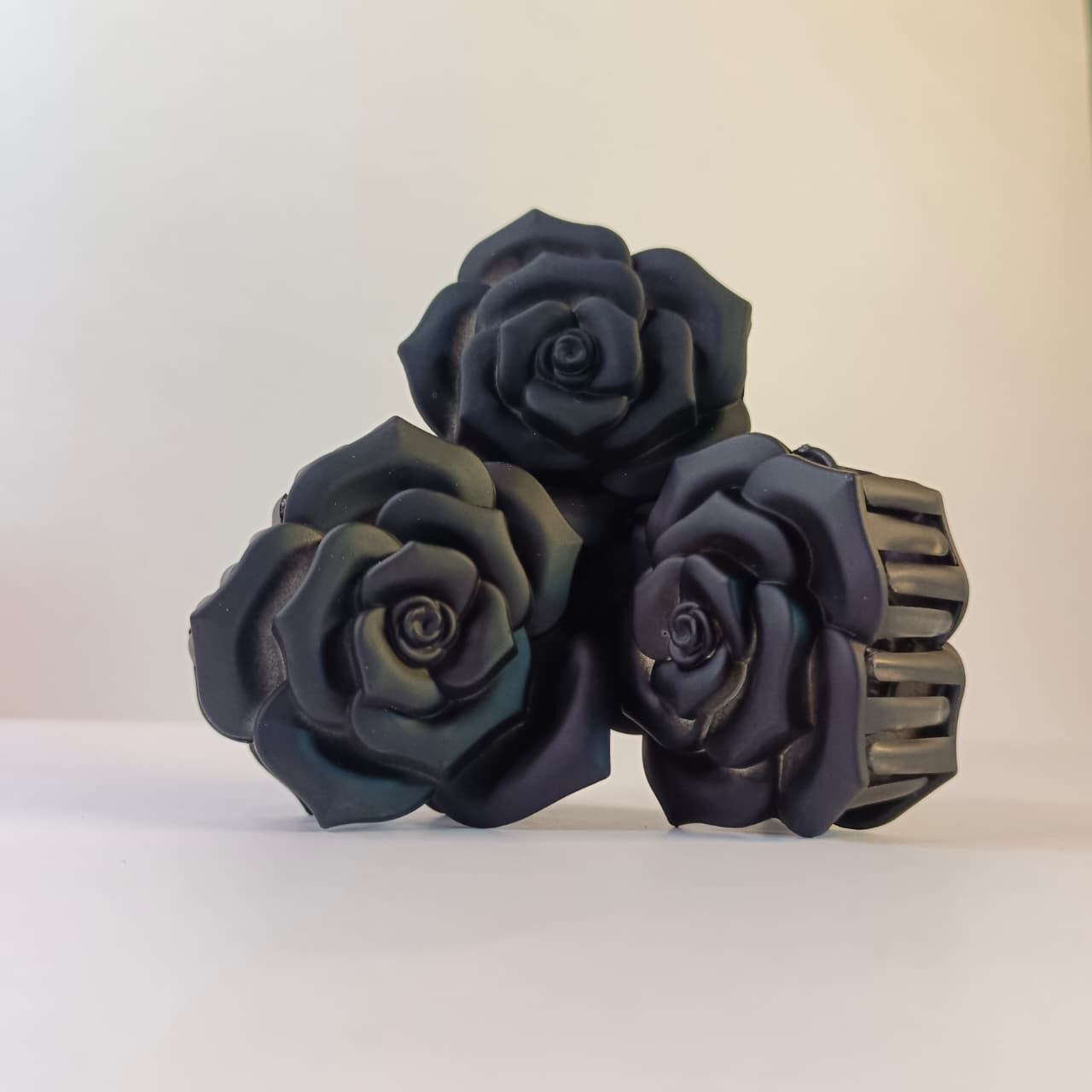 Rose Shaped Hair Claw Clips – Floral Design Hair Accessories for Women & Girls ( Pack of 1 )