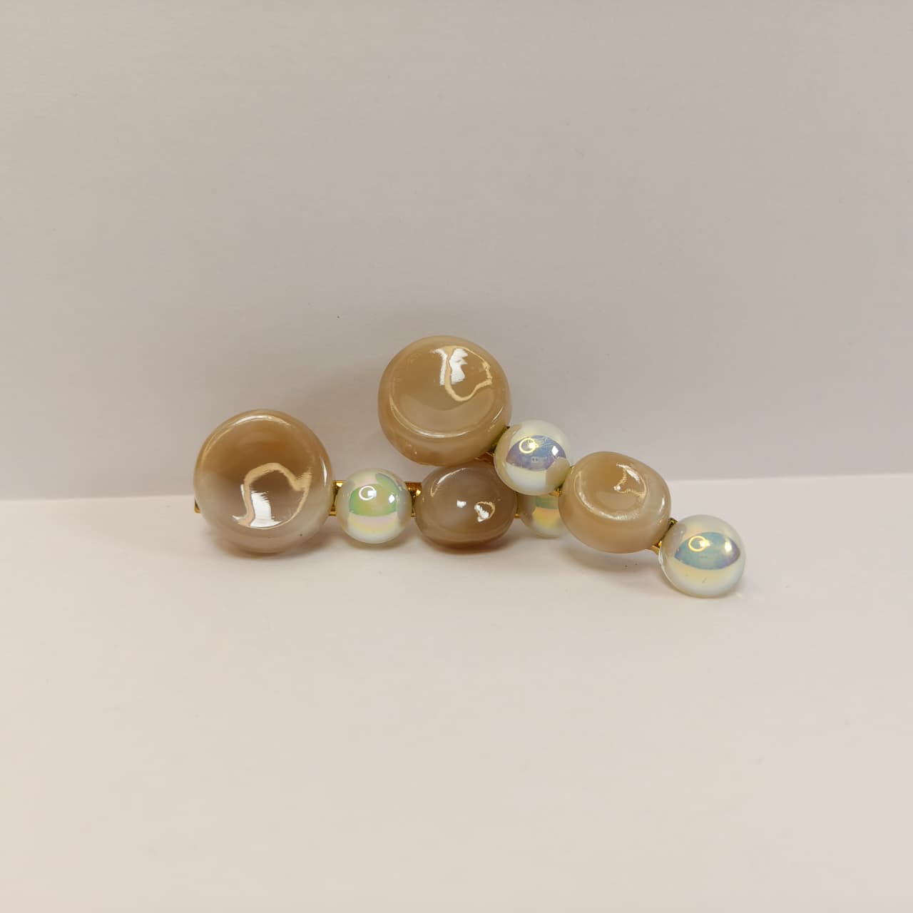 ✨ Glossy Bead & Pearl Hair Clip Set – Stylish & Elegant